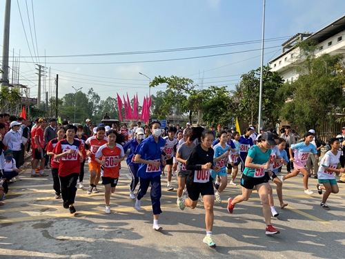 Hương Trà 700 người tham gia Ngày chạy Olympic vì sức khoẻ toàn dân