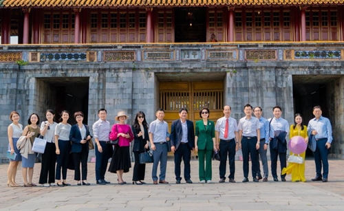 Tân Đại sứ Hàn Quốc tại Việt Nam thăm Hoàng cung Huế