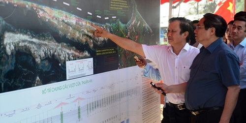 Thủ tướng Chính phủ Phạm Minh Chính vui mừng khi người dân tái định cư Hương Sơ ổn định cuộc sống