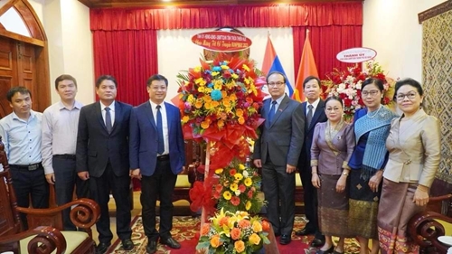 Lãnh đạo tỉnh chúc Tết cổ truyền Bunpimay Tổng Lãnh sự quán Lào Đà Nẵng