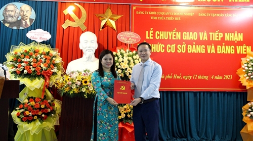 Đảng ủy Tập đoàn Xăng dầu Việt Nam tiếp nhận tổ chức Đảng và đảng viên