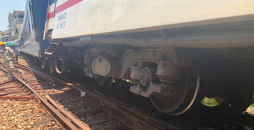 Tàu SE1 bị trật bánh tại TP Huế, ngành đường sắt tập trung chuyển tải khách an toàn