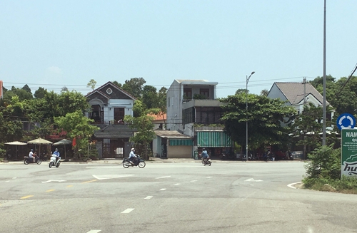 Lộn xộn giao thông ở nút giao Trần Thái Tông- Đồng Khởi- Đào Tấn nối dài