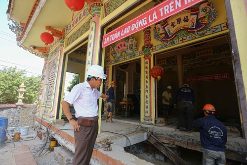“Thần đèn” Nguyễn Văn Cư tiếp tục “giải cứu” nhà thờ nghiêng lún