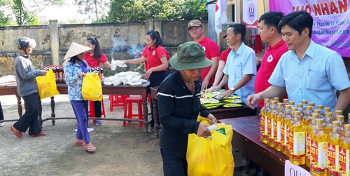 Chợ nhân đạo hỗ trợ người nghèo Phong Mỹ