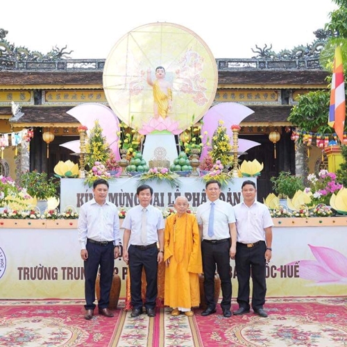 Lãnh đạo tỉnh thăm các cơ sở Phật giáo nhân dịp Đại lễ Phật đản