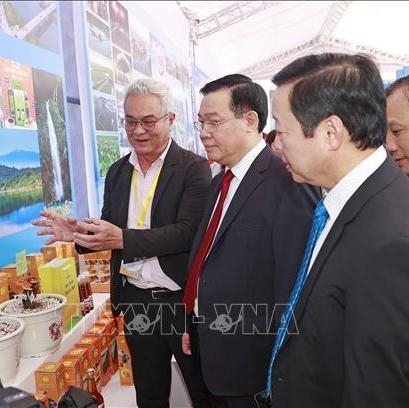 Chủ tịch Quốc hội dự Hội nghị công bố quy hoạch và xúc tiến đầu tư vào Hà Tĩnh