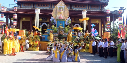 Ban Trị sự Giáo hội Phật giáo Việt Nam huyện Phong Điền tổ chức Đại lễ Phật đản PL 2567