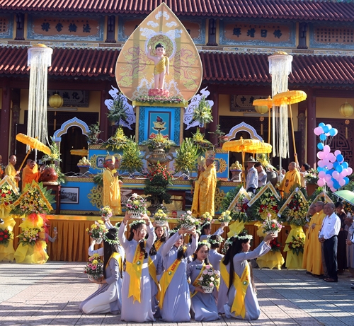 Ban Trị sự Giáo hội Phật giáo Việt Nam huyện Phong Điền tổ chức Đại lễ Phật đản PL 2567