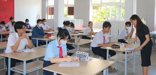 Gần 1 780 thí sinh dự thi vào lớp 10 Trường THPT Chuyên Khoa học Huế