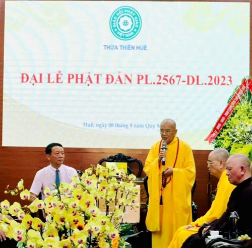 Lãnh đạo TP Huế thăm, chúc mừng các cơ sở Phật giáo nhân Đại lễ Phật đản