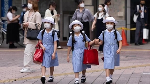 Nhật Bản ghi nhận 13 học sinh có xu hướng trầm cảm do COVID-19
