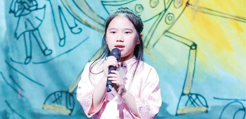 Cô bé 9 tuổi và bức tranh đoạt giải Quốc gia