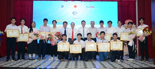 190 giải thưởng được trao cho học sinh, sinh viên tham gia Cuộc thi Hue-ICT Challenge 2023