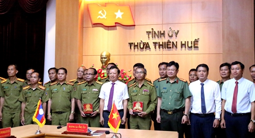 Đoàn công tác của Công an tỉnh Salavan và Sê Kông chào xã giao Bí thư Tỉnh ủy Lê Trường Lưu