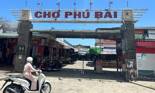 Điện ở chợ Phú Bài Tiểu thương tuyệt đối không được tự ý đấu nối