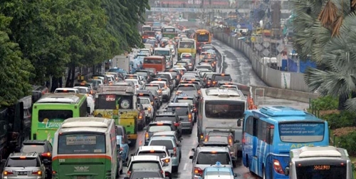 Jakarta yêu cầu công chức, học sinh làm việc và học tập tại nhà để hạn chế ô nhiễm không khí