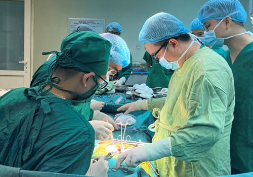 Hai bệnh nhân được ghép thận từ tạng hiến tại Bệnh viện Hữu nghị Đa khoa Nghệ An