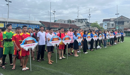 16 đội tham dự giải bóng đá truyền thống Đoàn Khối Cơ quan và Doanh nghiệp tỉnh lần thứ IV