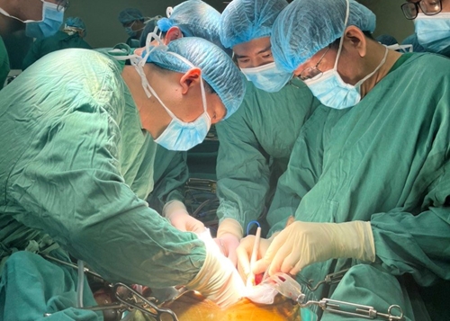 Hai bệnh nhân ghép thận từ tạng hiến ở Nghệ An xuất viện