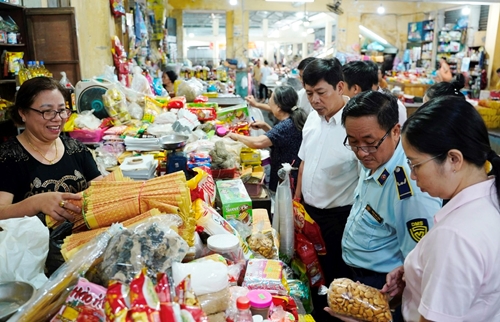 Không để thực phẩm “bẩn” lưu thông trên thị trường
