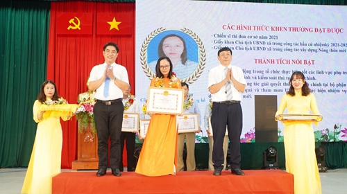 Lãnh đạo huyện Phú Vang đối thoại với cán bộ, công chức các xã, thị trấn