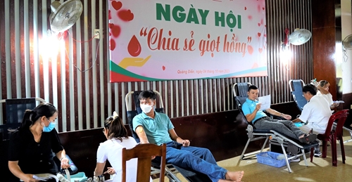 Hơn 400 tình nguyện viên Quảng Điền tham gia Ngày hội “Chia sẻ giọt hồng”