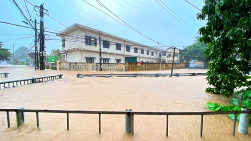 Hương Thủy Tất cả 12 thôn của xã Thủy Phù đã bị ngập