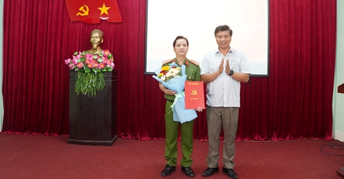 Tỉnh ủy công bố quyết định về công tác cán bộ ở Phú Vang