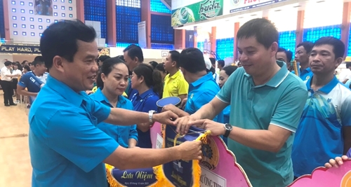 Khai mạc Giải cầu lông, bóng bàn Công đoàn Ngành Giáo dục Thừa Thiên Huế