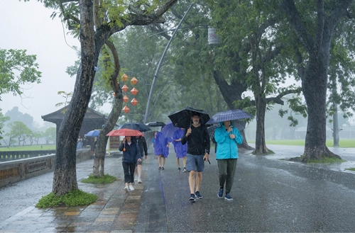 An toàn cho du khách mùa mưa lũ