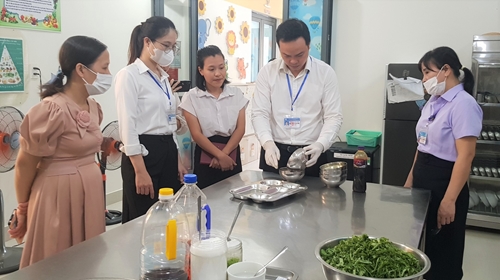 Kiểm tra 60 bếp ăn của cơ sở giáo dục tại TP Huế