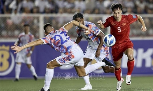 Khởi đầu vui, đội tuyển Việt Nam cùng Iraq vượt lên
