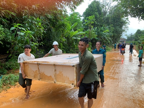 Hương Trà, hỗ trợ 170 hộ dân sơ tán trong mưa lũ trở về nơi ở ổn định