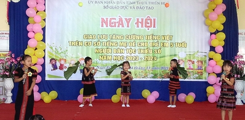 Giao lưu tăng cường tiếng Việt cho trẻ người dân tộc thiểu số