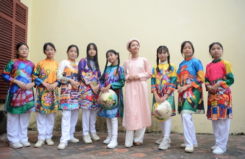 Học sinh Trường THCS Chu Văn An và ước mơ lan tỏa cổ phục Huế trong đời sống đương đại