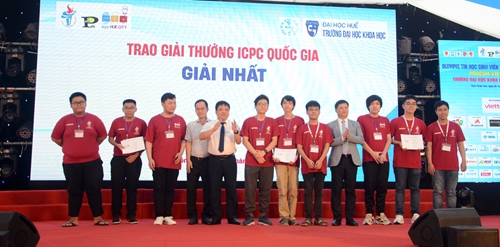 Gần 700 thí sinh tham gia OLP’23 và ICPC Asia Hue City