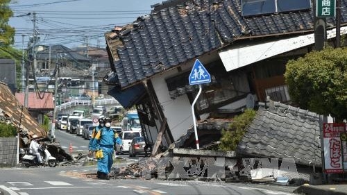Nhật Bản chạy đua với thời gian để cứu hộ cứu nạn