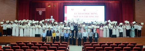 Trao 158 suất học bổng Nguyễn Trường Tộ cho sinh viên