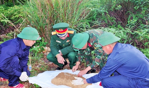 Đội quy tập 192 cất bốc 1 hài cốt liệt sĩ tại huyện Phong Điền