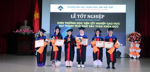 Trường đại học Ngoại ngữ trao bằng tốt nghiệp cho 250 nghiên cứu sinh, học viên, sinh viên