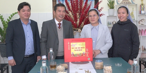 Trưởng Ban Nội chính Tỉnh ủy chúc tết các cơ quan, đơn vị tại huyện Phú Lộc