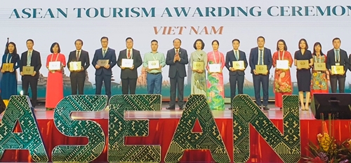 TP Huế nhận giải thưởng Thành phố Du lịch Sạch ASEAN