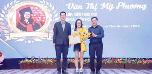 Nữ sinh Huế đạt giải kiến trúc Loa Thành