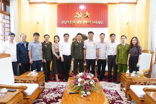 Trưởng ban Tổ chức Tỉnh ủy thăm huyện Phú Vang