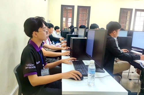 Gần 1 300 thí sinh đến từ 51 tỉnh, thành phố tham gia cuộc thi Hue-ICT Challenge 2024