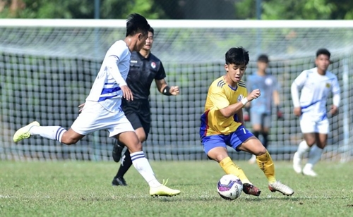 Nguyễn Đăng Khoa lập hat-trick, U19 Huế chính thức lấy vé vào tứ kết