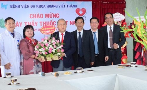Góp phần xây dựng Thừa Thiên Huế trở thành một trong những trung tâm y tế, khám chữa bệnh chuyên sâu