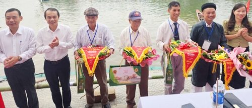 Khai mạc giải đua ghe truyền thống phường An Đông