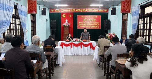 Bí thư Huyện ủy Phong Điền đối thoại với người dân xã Phong Hiền